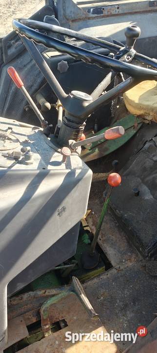 Ciągnik rolniczy John Deere 3130 z ładowaczem