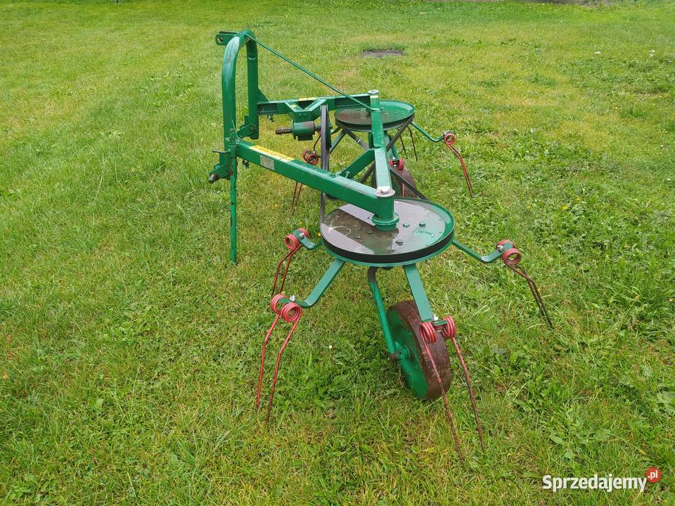 Przetrząsacz karuzelowy nieuszkodzony Maszyny zielonkowe Wyrozęby-Konaty