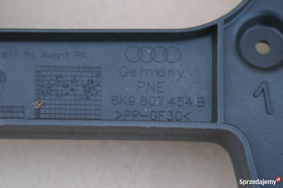 AUDI A4 B8 LIFT KOMBI ŚLIZG ZDERZAKA TYŁ PRAWY Bieleń