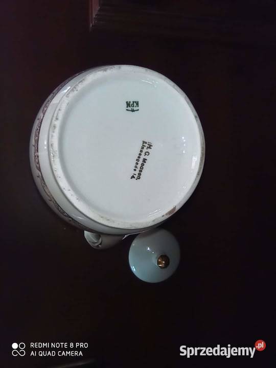 Dzbanek KPM Krister
Sygnatura z lat 19041927 C Gdańsk