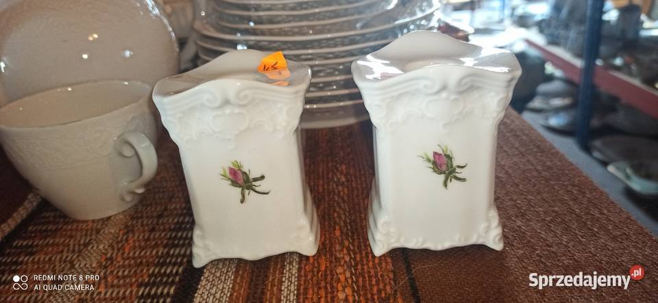 Świecznik biała porcelanareliefy ręcznie sprzedam