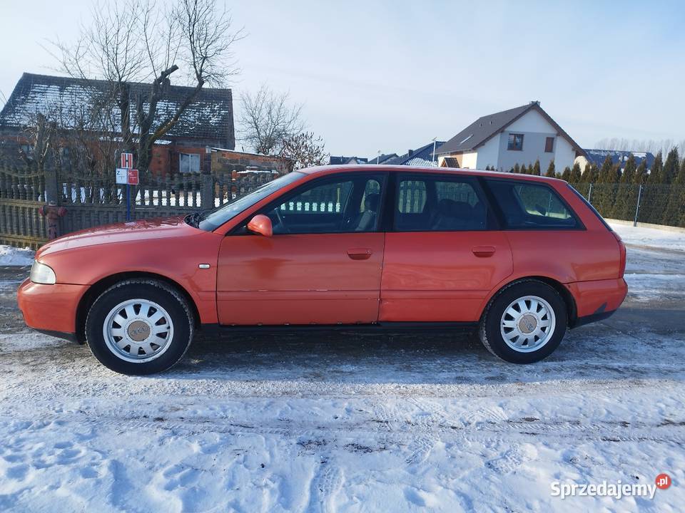 Ekonomiczne Audi a4 16 benzyna z gazem 1999 nieuszkodzony Jarocin