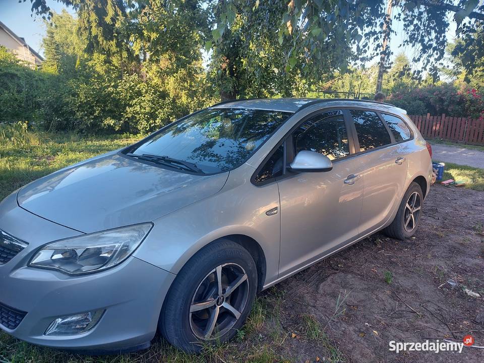 Opel Astra J 2011 14 turbo kombi benzyna łódzkie Aleksandrów Łódzki