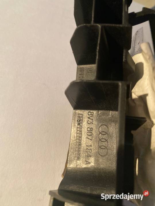AUDI A3 ślizg zderzaka 8V3 807 184 A