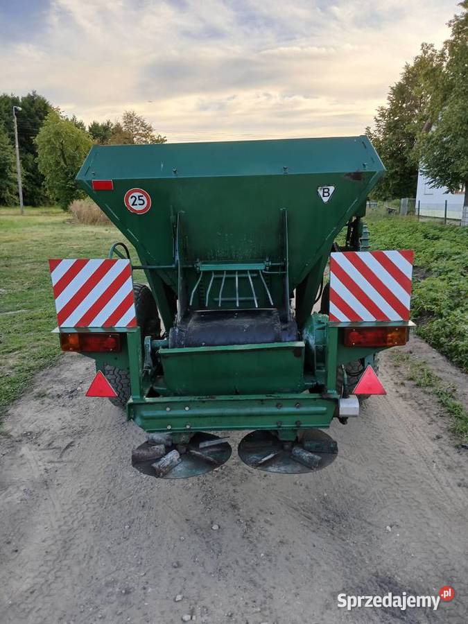 Rozsiewacz wapna rcw 3 rcw 5 piast wapniarka nieuszkodzony Rzgów sprzedam