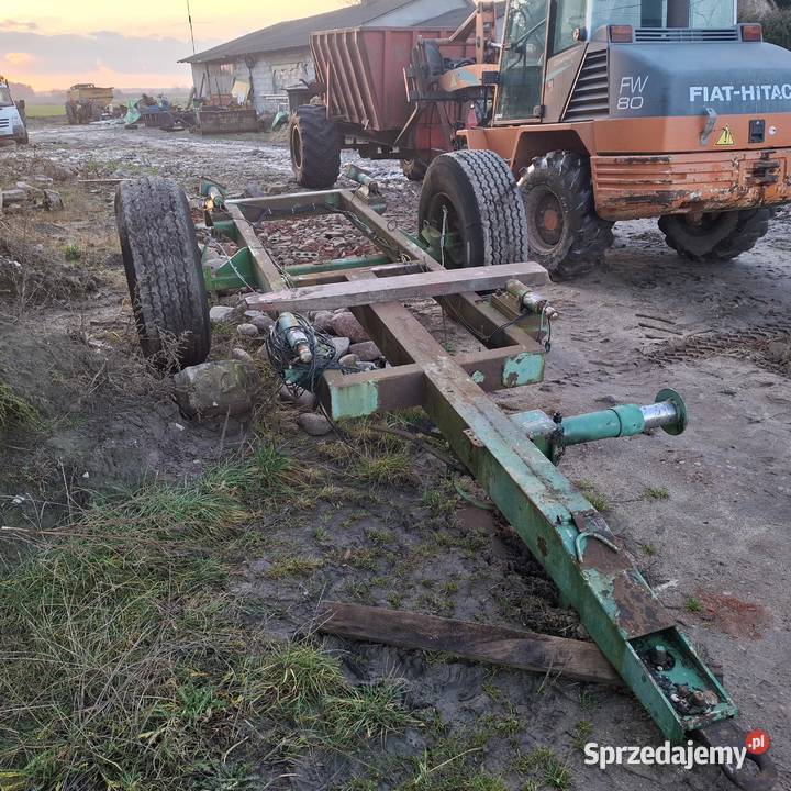 Rama pod przyczepe Grabów nad Wisłą