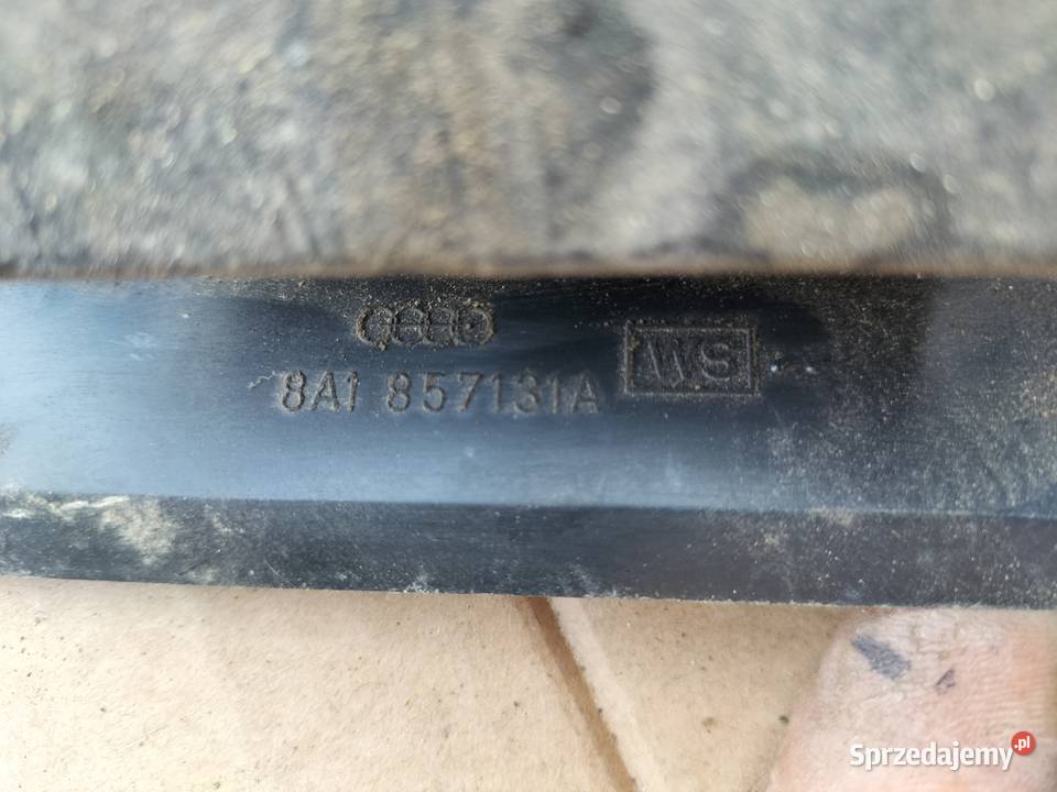 AUDI 80 B4 80B4 ZAMEK SCHOWKA 8A1857131A osobowe Kamień-Kolonia