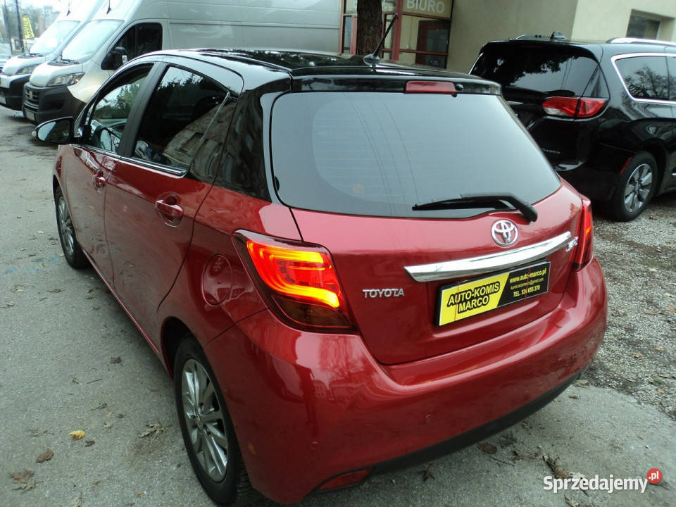 Toyota Yaris sprzedam ładną TOYOTE YARIS z 2016r przyciemniane szyby