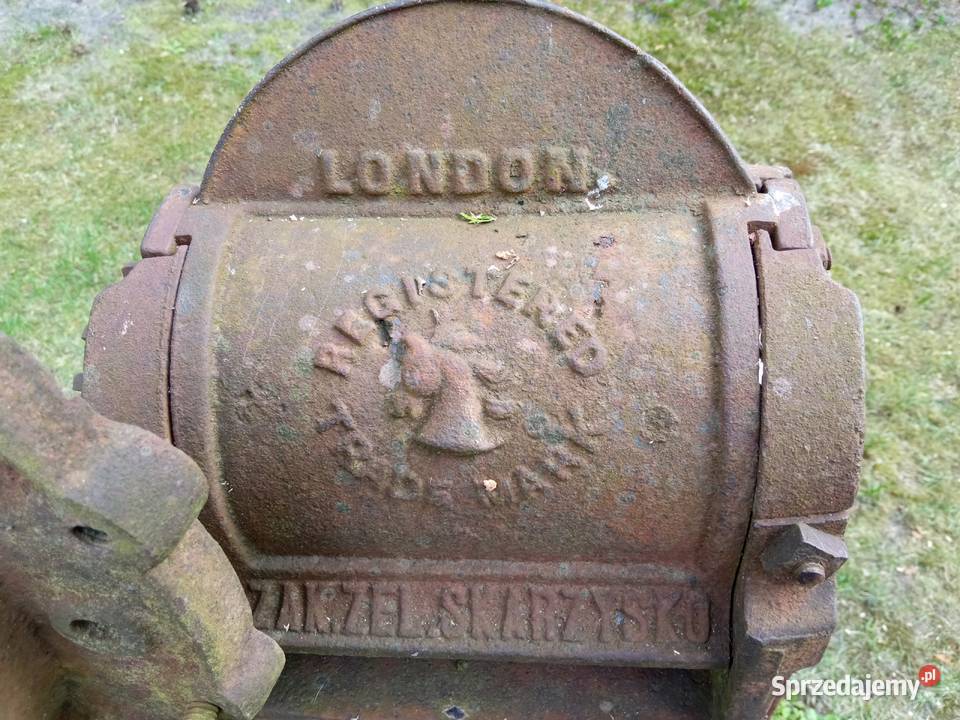 Zabytkowa żeliwna sieczkarnia Skarżysko-Kamienna