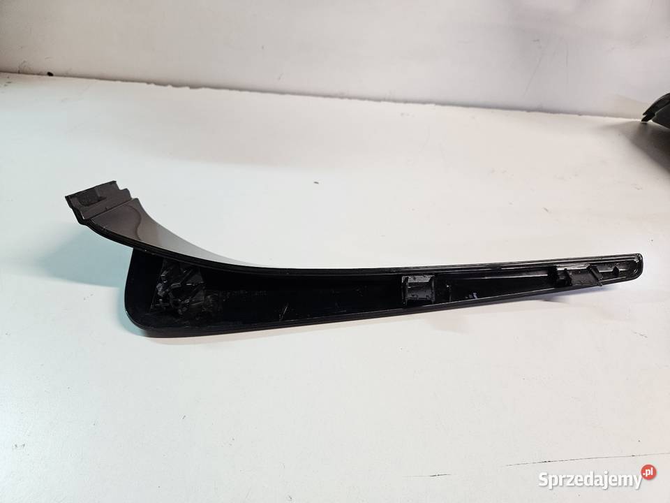 VW ID BUZZ LISTWA KLAPY BAGAŻNIKA PRAWA TYŁ Międzychód