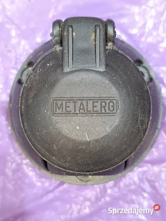 Gniazdo do przyczepy i kluczyki Przeworno