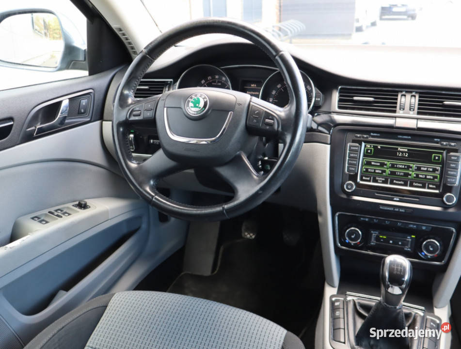 Skoda Superb 20 TDI elektrycznie ustawiane fotele Piaseczno sprzedam