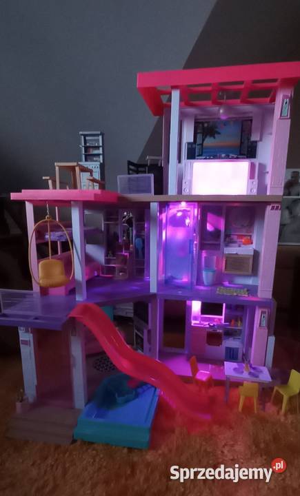 Dom marzeń barbie z basenem zjeżdżalnią i windą