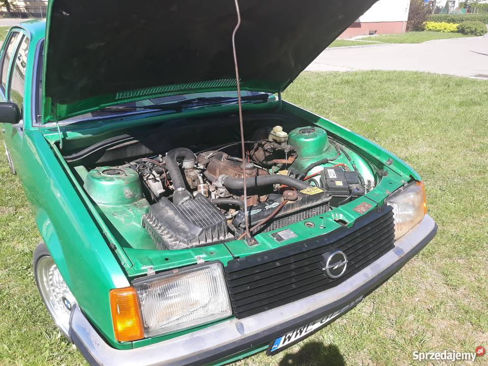 Opel Rekord 81 20 benzynalpg super stan mazowieckie Dręszew