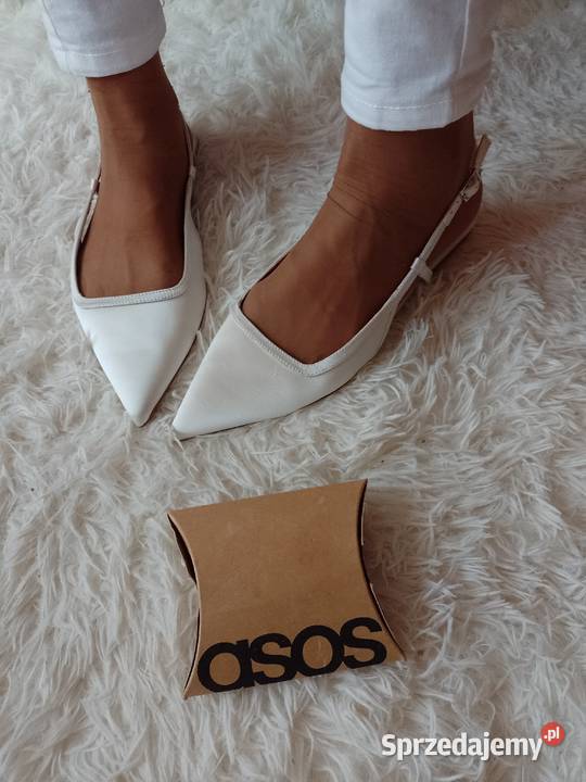 40 ASOS Design Białe baleriny z odkrytą piętą z