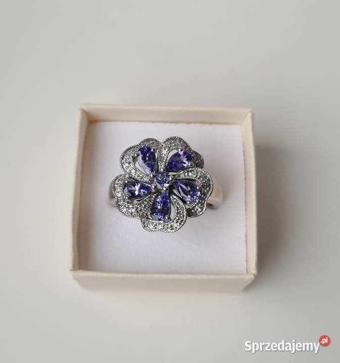 Srebrny pierścionek z tanzanitami i diamentami