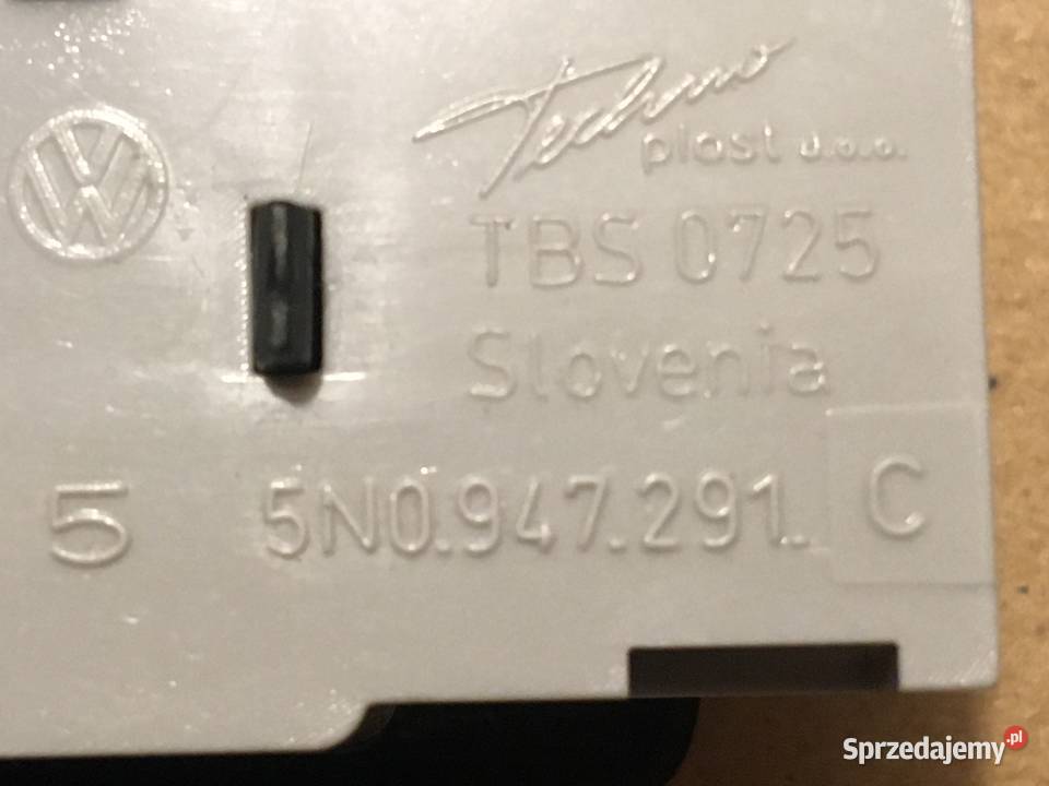 Lampka oświetlania kabiny 5N0 947 291 C osobowe dolnośląskie Wrocław sprzedam