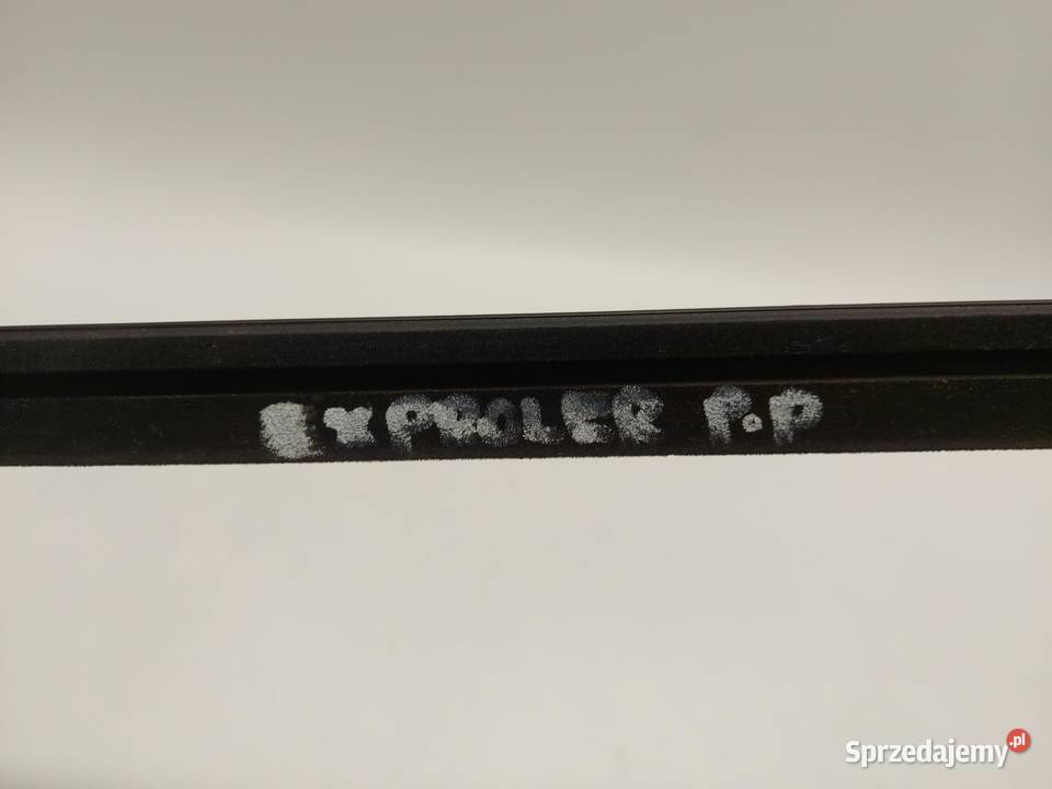 Ford Explorer VII R2KB LISTWA ZGARNIAJĄCA PRAWY Listwy