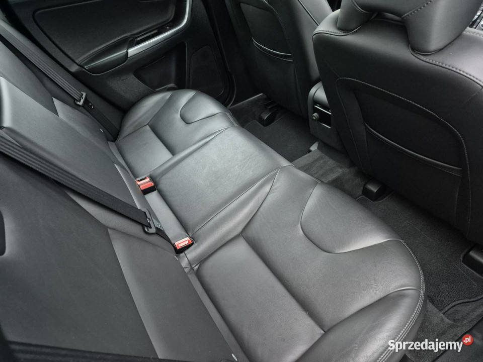 Volvo XC 60 xenon navi automat grzane fotele I automatyczna