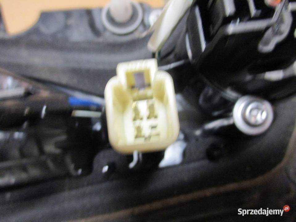 Toyota RAV4 2021r lampa lewy tył w klapę Ząbkowice Śląskie