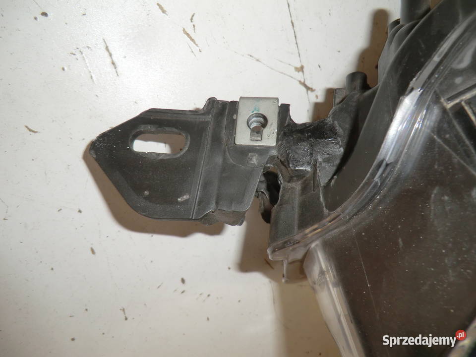 Toyota CHR LAMPY PRZÓD 81110F417000