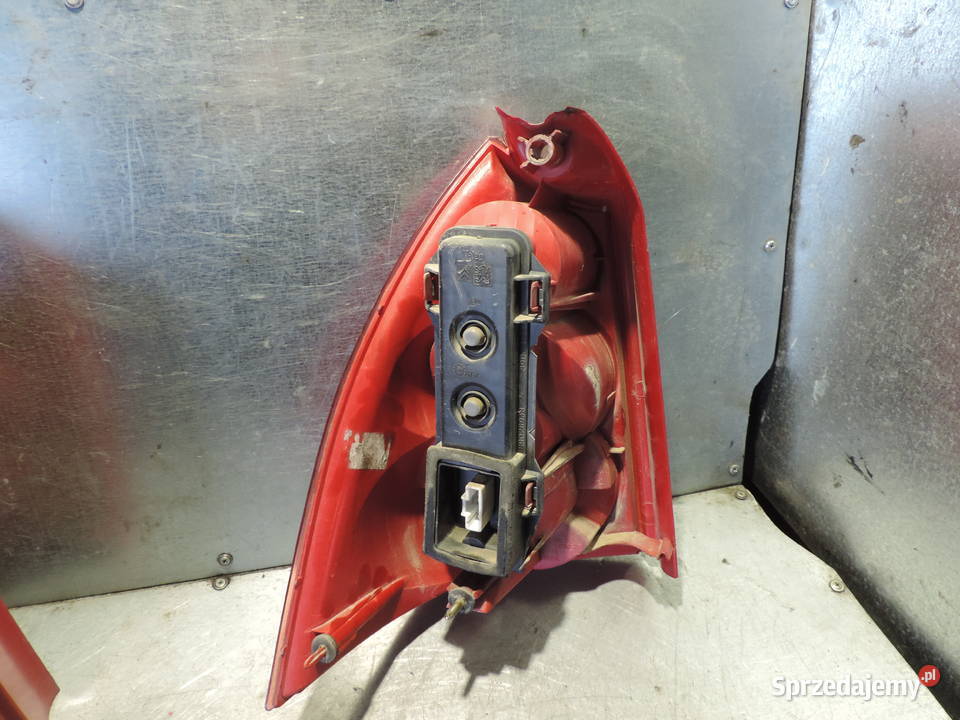 LAMPA PRAWY TYŁ PEUGEOT 307 SW KOMBI prawe