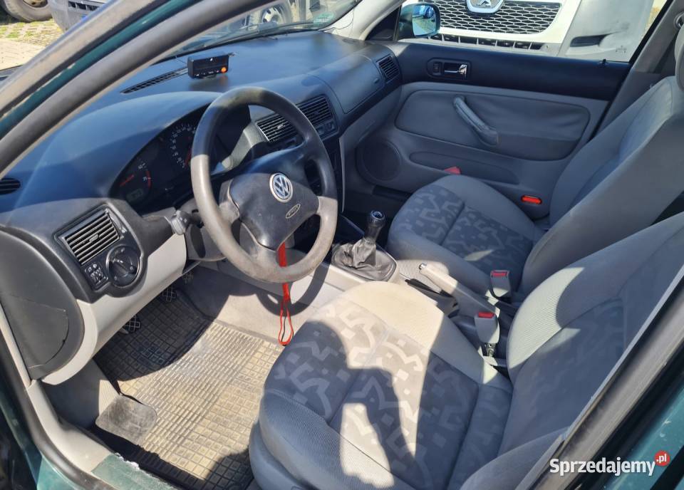 Volkswagen Golf 4 16b SR 1999 klimatyzacja