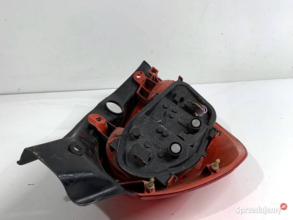 LAMPA PRAWY TYŁ RENAULT CLIO III Hatchback 0514