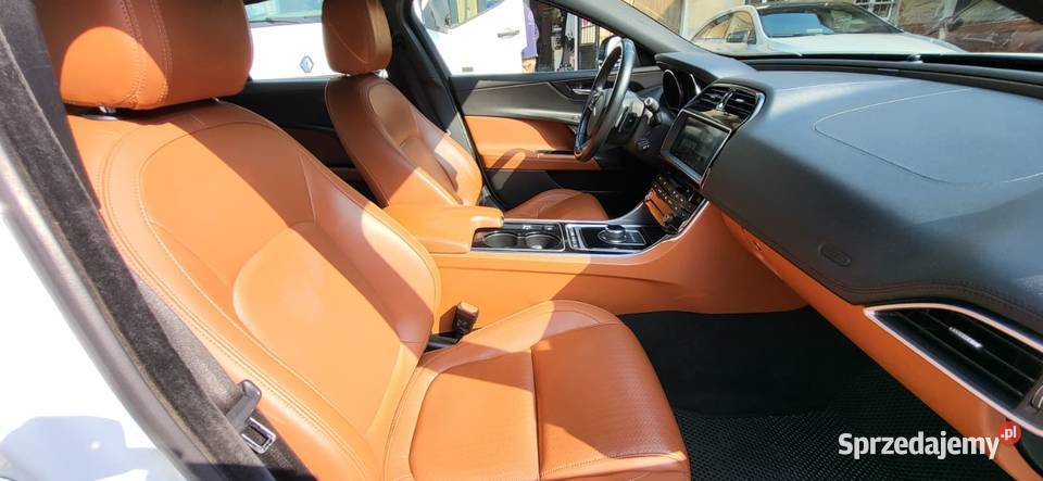 Jaguar XE 20 D Prestige skórzana tapicerka