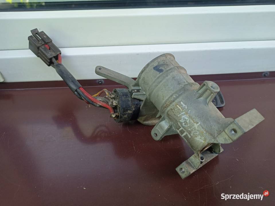 Ford Fiesta MK2 II stacyjka kluczyk korek wlewu Sieradz