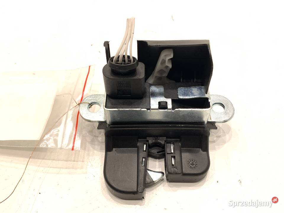 ZAMEK KLAPY TYŁ VW PASSAT B7 Kombi 1015