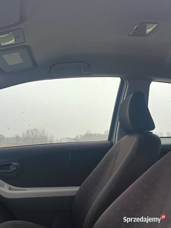 Toyota Yaris 2 mały przebieg 69KM podkarpackie sprzedam
