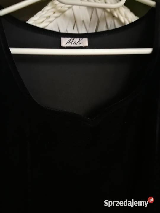 Czarna aksamitna sukienka Zielonki