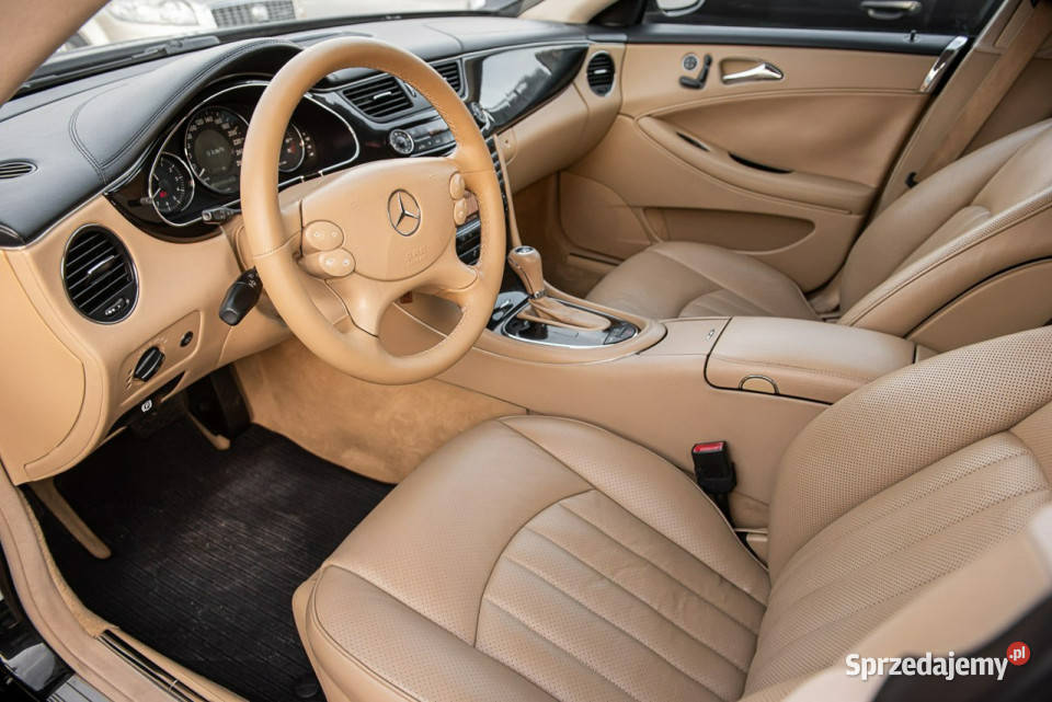 Mercedes CLS 500 AMG CLS 500 50i V8 306 Full Rok produkcji 2005 Mercedes-Benz Zwoleń