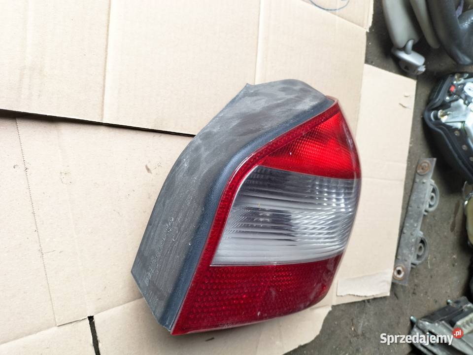 AUDI A38L A3 8L WKŁAD LAMPY TYŁ TYLNEJ PRAWEJ osobowe Kamień-Kolonia