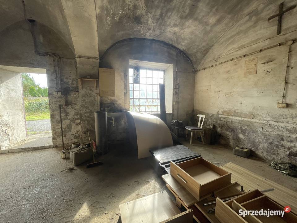 Budynek usługowy o pow ok 500 m2 Wróblowice