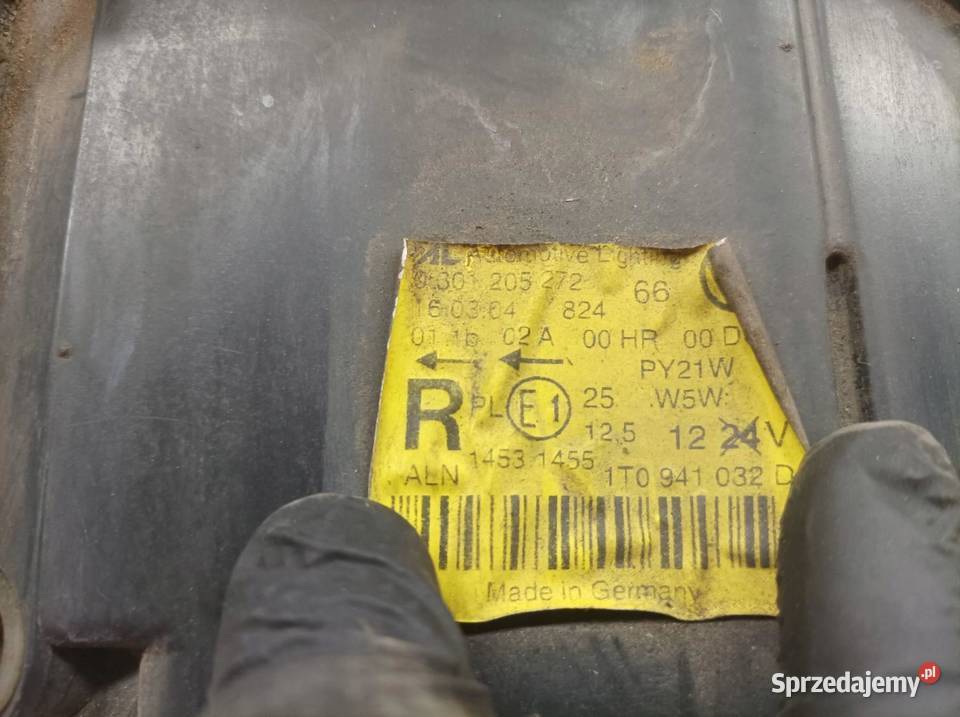 LAMPA PRZÓD PRAWA XENON EU 0301205272 1T0941032D Lampy przednie świętokrzyskie