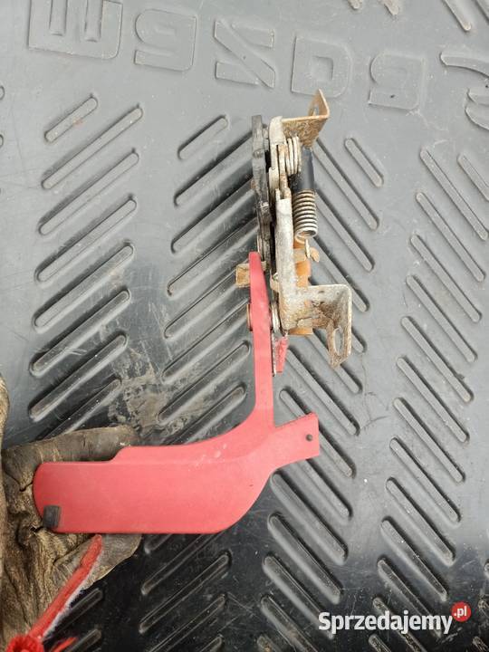 Zamek maski Alfa Romeo 147 lift