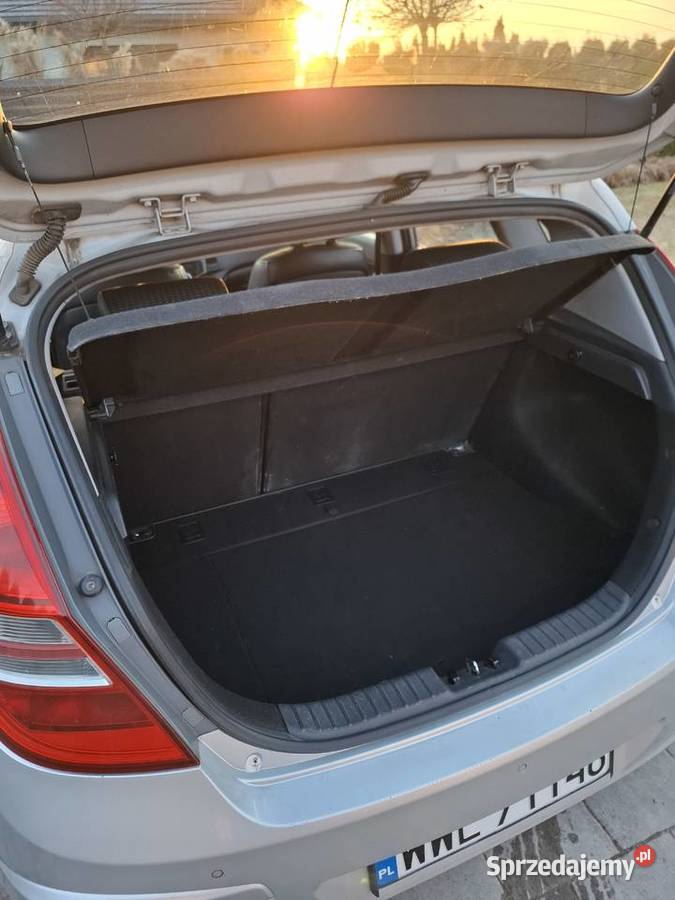 Sprzedam hyundai i30 16 crdi 116 2 komplety kół mazowieckie Radzymin