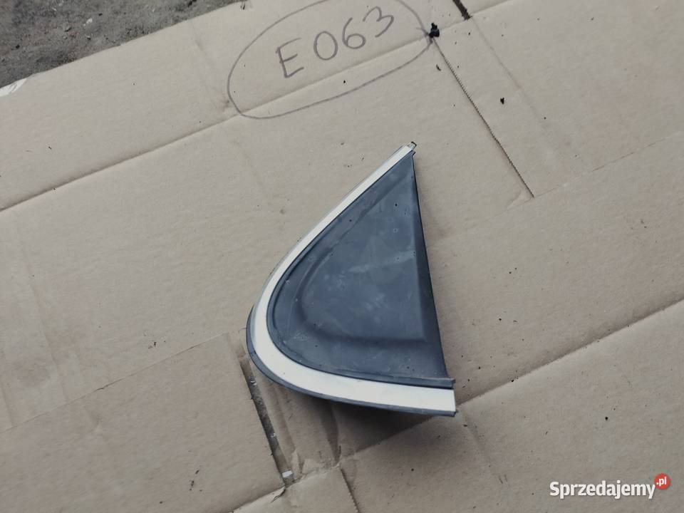TRÓJKĄT NAKŁADKA drzwi prawy tył Mazda Xedos Kamień-Kolonia