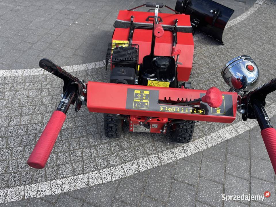 Zamiatarkoodśnieżarka HECHT Szczytno