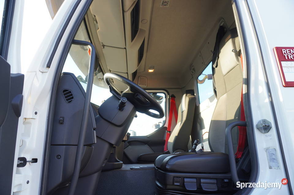 Renault C320 P 4x2 HDS Fassi 6 t 140 MTH Zasięg Kraków