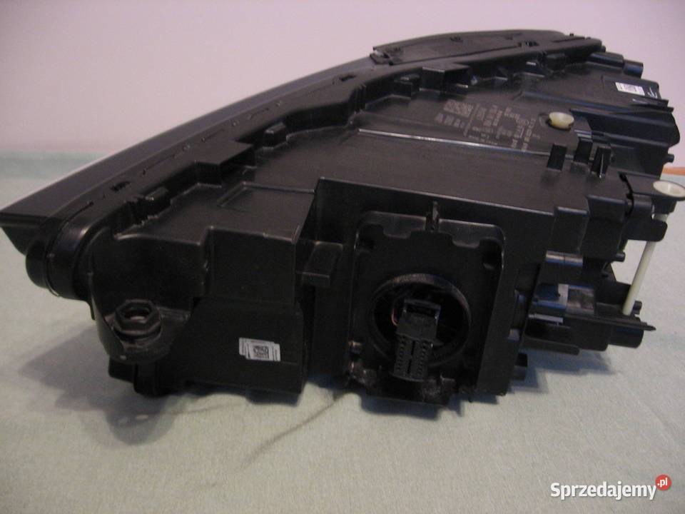 89A941036M Reflektor AUDI Q4 ETRONReflektor Warszawa sprzedam