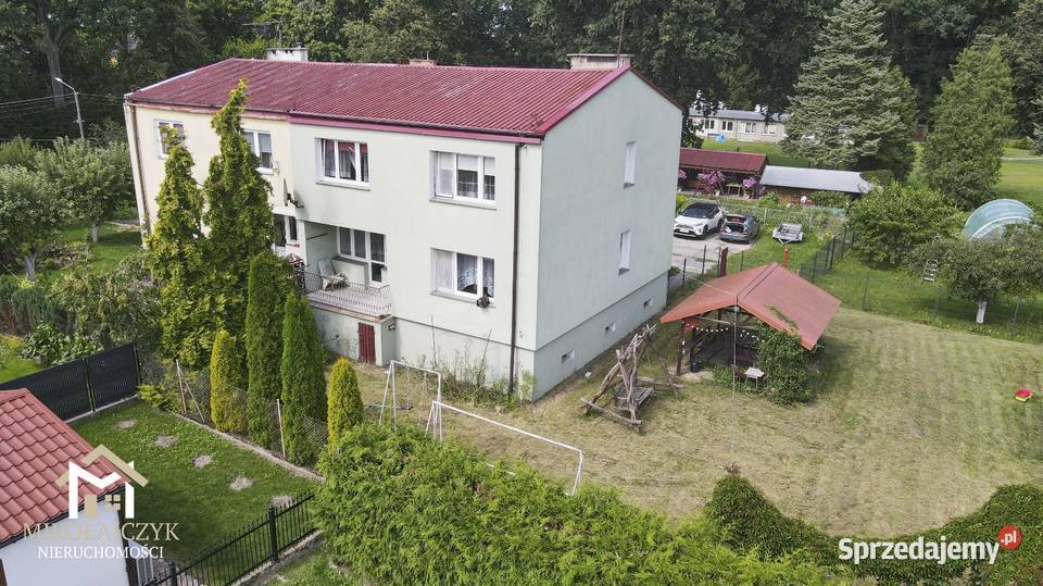 Dom bliźniak z garażem niedaleko Bartoszyc 151 sprzedam