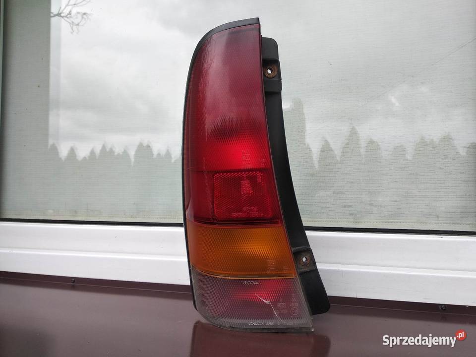 Nissan Primera P10 Y10 kombi lampa tył tylna Sieradz