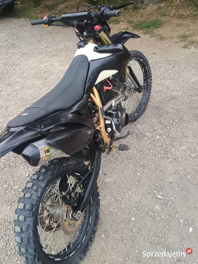 Cross Asix XB88 300 2024 stan super Sanok