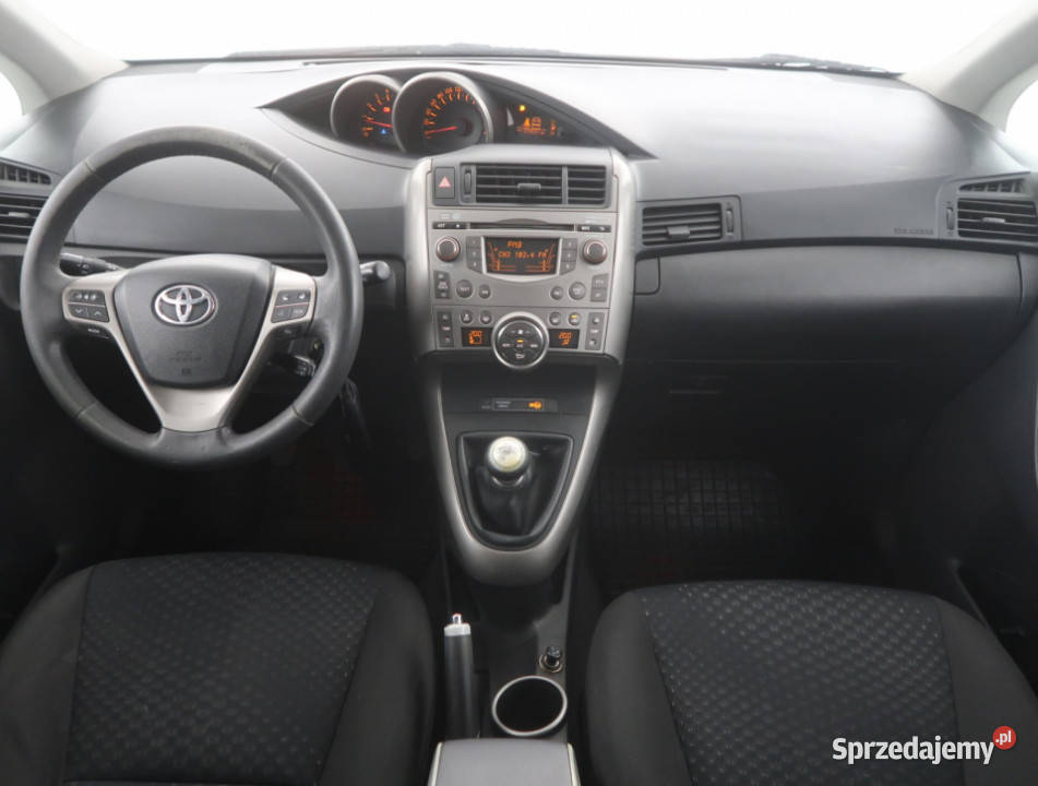 Toyota Verso 20 D4D wielofunkcyjna kierownica