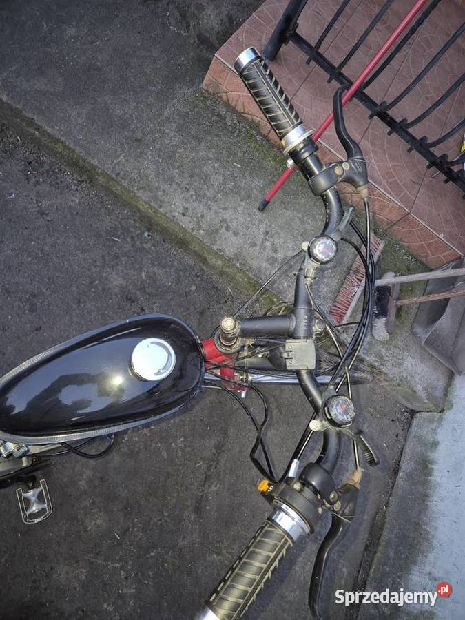Rower z silnikiem spalinowym
