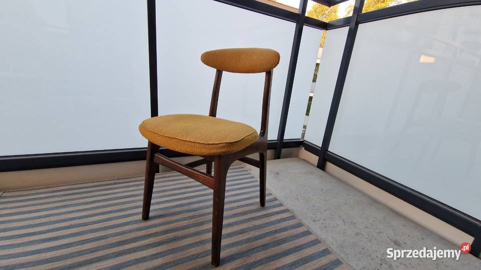 Krzesło PRL proj Rajmunda Hałasa tzw grzybek Głogów