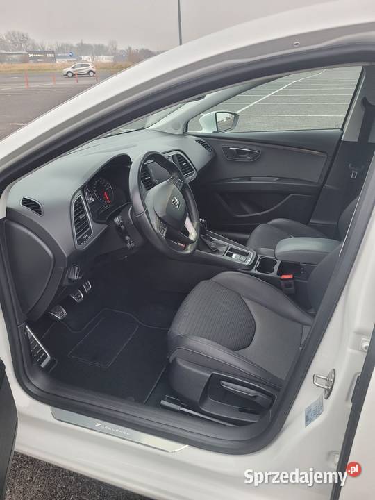 Leon 3 14 125 FL XCELLENCE FullLED Poznań